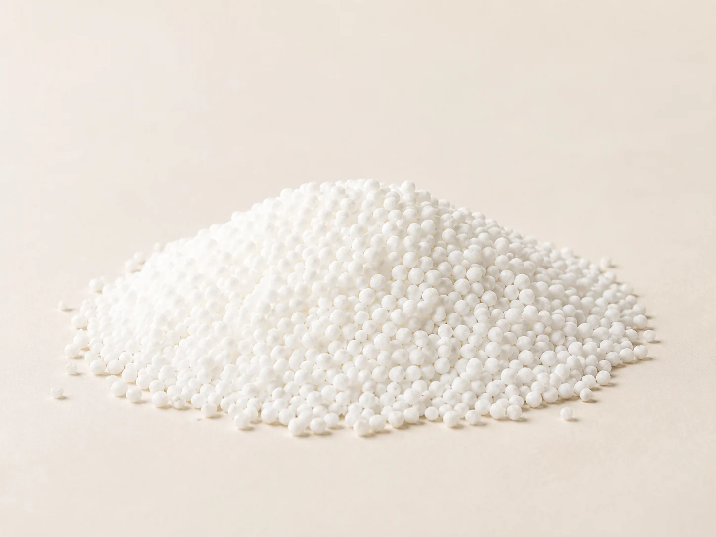 Bele granule uree 46%